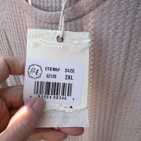 👗Grace & Emma Sequin Sleeve Beige/light pink Top - Picture 5 of 9